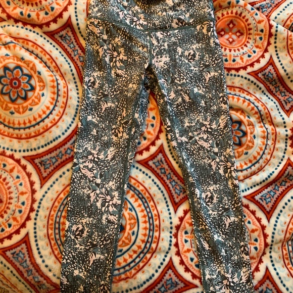 Gaiam yoga pants - Picture 2 of 3